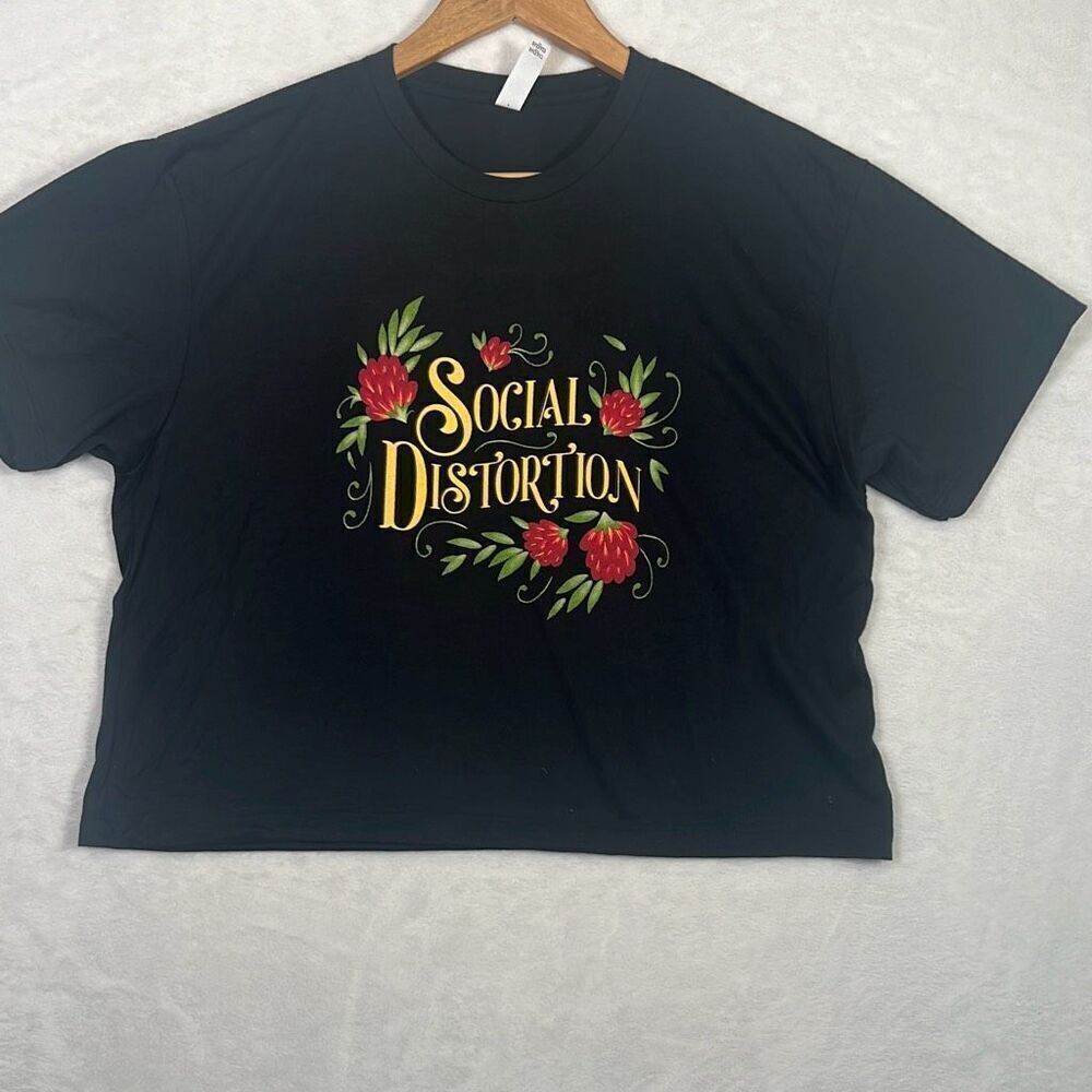 Social Distortion concert release black floral‎ women crop top T-shirt women Med